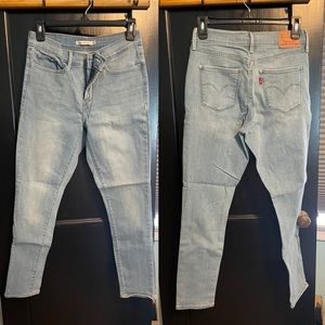 Levi’s 311 Jeans